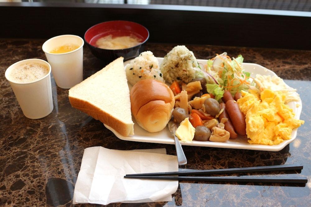 Toyoko Inn Kumamoto Ekimae Buitenkant foto